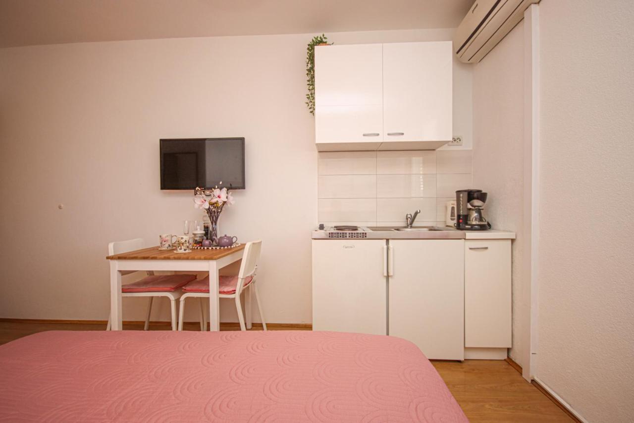 Nina Apartment *